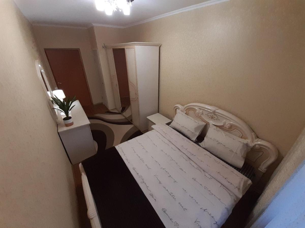Двокімнатна Appartement Shepetivka Buitenkant foto