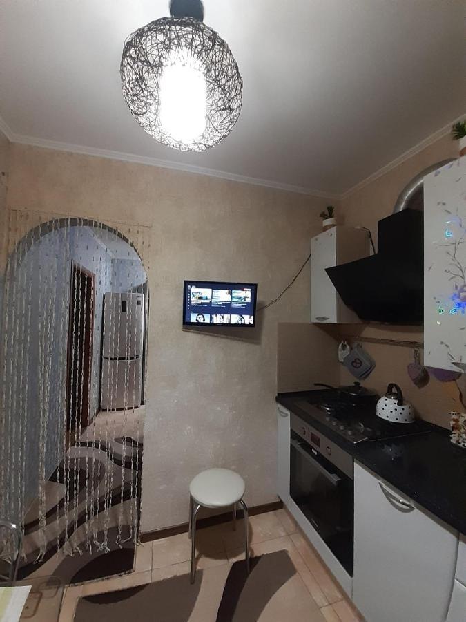 Двокімнатна Appartement Shepetivka Buitenkant foto